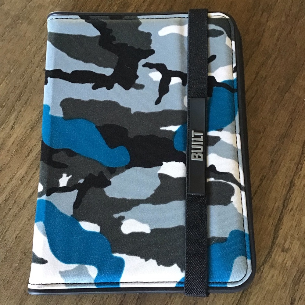 NWOT Built NY Camouflage Blue Kindle Case